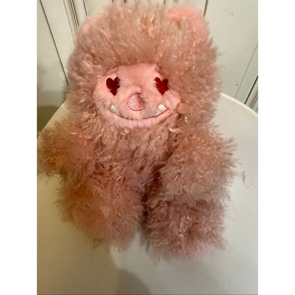 Happy Monster Kids Debi Lilly Heart Eyes Valentines Day Plush Stuffed Toy Pink - Picture 9 of 9